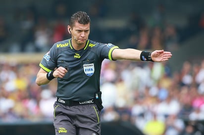 El árbitro guanajuatense Erick Yair Miranda, fue designado como juez central para el duelo del próximo domingo con gente en el Estadio Corona, entre Santos Laguna y Rayos del Necaxa. (ESPECIAL)