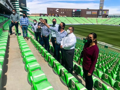 Para el duelo del domingo ante Necaxa, se prestará especial atención en que los aficionados usen correctamente el cubrebocas. (CORTESÍA SANTOS)