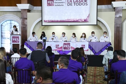 El evento de presentación de los aspirantes se llevó a cabo el día de ayer en punto de las 11:30 horas.