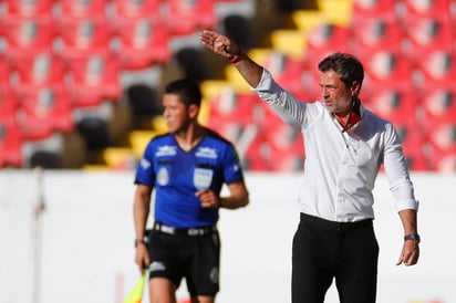 El argentino Diego Cocca, entrenador del Atlas del fútbol mexicano, aseguró este sábado que la buena racha por la que atraviesa su equipo es resultado de la paciencia de la directiva y los jugadores. (JAM MEDIA) 
