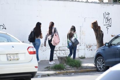 La Zona Metropolitana de La Laguna (ZML) cuenta con una población de 1 434 283 personas para 2020, de la cual el 50.84% son mujeres, de ahí, la mayor parte de su población se ubica en edades de 24 años hacia abajo, predominando la población de 15 a 19 años.
(ARCHIVO)