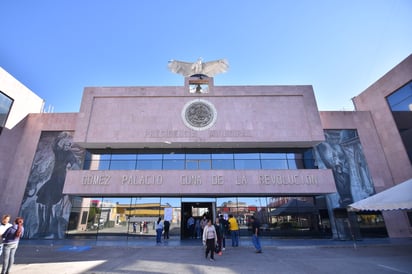 A las trabajadoras del Ayuntamiento de Gómez Palacio que no acudan hoy a laborar no se les descontará el día de su salario.