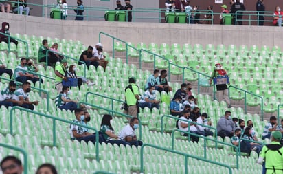 Poco más de 6 mil personas acudieron al estadio el domingo. (EL SIGLO DE TORREÓN)