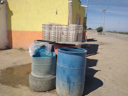 Por años los habitantes de las comunidades del sur de Matamoros han batallado por el vital líquido. (EL SIGLO DE TORREÓN) 