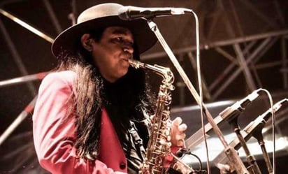 Esta mañana se dio a conocer mediante las redes sociales el fallecimiento del talentoso saxofonista Eulalio Cervantes, quien fue integrante de la agrupación Maldita Vecindad. (Especial) 