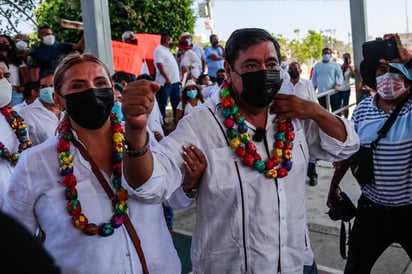 Para el Grupo de estudios sobre la Mujer 'Rosario Castellanos' (GES Mujer), la precandidatura de Humberto Santos, quien aspira por Movimiento de Regeneración Nacional (Morena) a una diputación local por el distrito mixe, 'es un caso más que indigna a Oaxaca', señaló la organización la tarde de este lunes. (ARCHIVO)