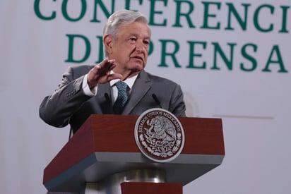 López Obrador adelantó este martes que seguirá presentando más quejas contra jueces, pues aseguró que ya se acabaron los tiempos en que éstos eran 'intocables'. (ARCHIVO)