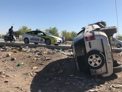 La unidad siniestrada es una camioneta Ford Ecosport, color gris, la cual portaba placas de circulación del estado de Coahuila.
(EL SIGLO DE TORREÓN)