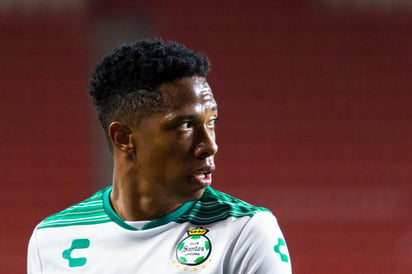 Andres Ibarguen de Santos durante el juego de la jornada 11 del Torneo Clausura Guard1anes 2021 de la Liga BBVA MX en el Estadio Caliente el 13 de Marzo del 2021 en Tijuana, Mexico. (Foto: JAM MEDIA)