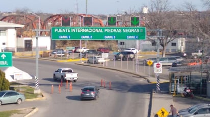 Las autoridades federales de los Estados Unidos y de México, acordaron prolongar un mes más las restricciones de viajes no esenciales.