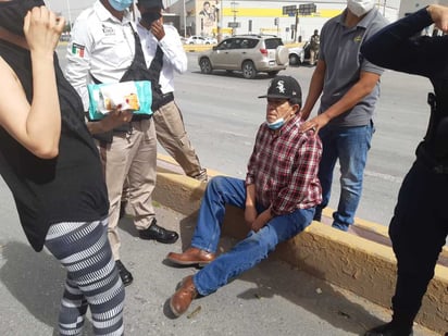 Les explicó que el conductor de una camioneta en color gris lo había arrollado y posteriormente se había dado a la huida con rumbo desconocido. (EL SIGLO DE TORREÓN)