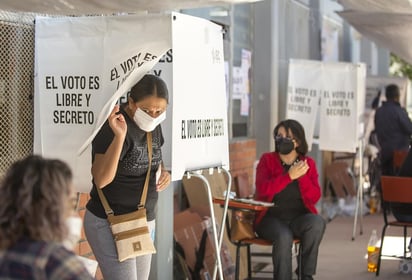 El próximo 6 de junio, toda y todo votante que acuda a casillas electorales a emitir su sufragio, deberá usar obligatoriamente, un cubrebocas. (ARCHIVO)