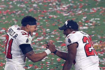 Los monarcas de la NFL, los Buccaneers de Tampa Bay, regresarán para la temporada 2021 con todos sus titulares que alzaron el trofeo Vince Lombardi. (ARCHIVO)