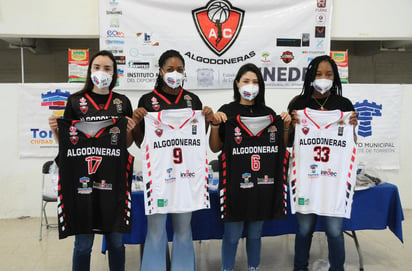 Con destino a Tepic, Nayarit, ya viajan las Algodoneras de la Comarca, para debutar mañana en la campaña 2021 de la Liga Mexicana de Baloncesto Profesional Femenil (LMBPF). (EL SIGLO DE TORREÓN)
