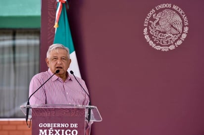 El presidente Municipal de Lerdo Homero Martínez Cabrera, entregó petición al presidente de la Republica Andrés Manuel López Obrador durante su visita a la Comarca Lagunera. Una de ellas para dar solución al conflicto laboral que sostiene con extrabajadores del Ayuntamiento. (EL SIGLO DE TORREÓN) 
