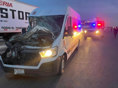 Conductor de camioneta muere en accidente automovilístico registrado sobre la carretera libre Bermejillo -Gómez Palacio, el probable responsable del choque huyó del lugar con rumbo desconocido. (EL SIGLO DE TORREÓN) 
