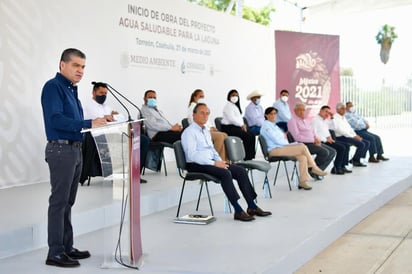 El gobernador hizo alusión al tema de las energías renovables y la necesidad de garantizar un medio ambiente adecuado. (EL SIGLO DE TORREÓN)