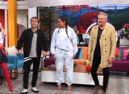 El periodista Alex Kaffie aseguró en su columna semanal que la querida conductora de HOY, Galilea Montijo se habría presentado en el programa con pantalonera y sudadera tras rehusarse a disfrazarse como los integrantes de RBD. (Especial) 