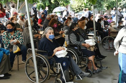 Ayer inició la vacunación a los adultos mayores de 60 años en la zona urbana de Gómez Palacio.