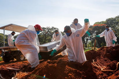 De acuerdo con la OMS, América registra 55.7 millones de contagios y 1.34 millones de muertes. (EFE) 