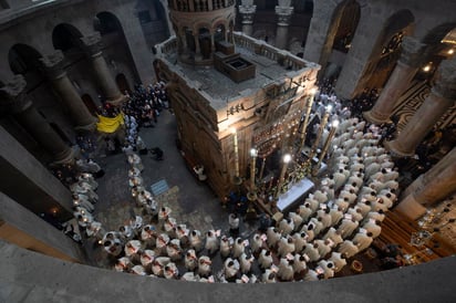 La comunidad católica de Tierra Santa rememora hoy las últimas horas de Jesús en Jerusalén, donde, tras la cancelación de algunas ceremonias el año pasado por la pandemia, se han recuperado tradiciones como el Lavado de Pies y se respira un aire de optimismo. (EFE) 
