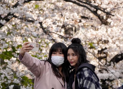 El gobierno de Japón tomó nuevas medidas para el control del coronavirus el jueves en Osaka y otras dos zonas donde está aumentado el contagio apenas cuatro meses antes de los Juegos Olímpicos de Tokio. (ARCHIVO) 
