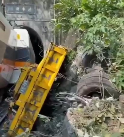 Al menos 4 personas murieron y 27 resultaron heridas hoy por el descarrilamiento de un tren en las inmediaciones de la localidad oriental taiwanesa de Hualien, informó la agencia de noticias CNA. (ARCHIVO)