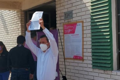 El Aspirante a presidente municipal de Monclova, Edgar Ávila, Externó su indignación al saber que fue descalificado por el Instituto Nacional Electoral como candidato, bajo el argumento de que no entregó la comprobación de sus gastos de precampaña, documentos afirmó que hizo llegar a las autoridades un día antes que venciera el término legal para eso. (EL SIGLO DE TORREÓN) 
