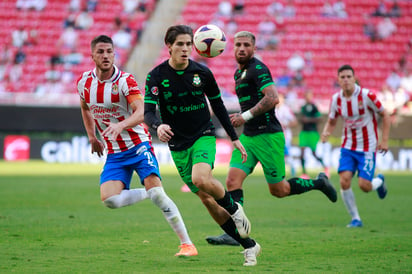 Santos Laguna igualó a un tanto con las Chivas Rayadas y continuó en zona de liguilla directa a falta de cuatro jornadas para que acabe el torneo. (JAM MEDIA)