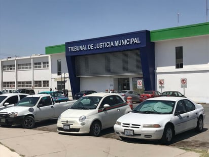 El inculpado fue trasladado a las instalaciones del Tribunal de Justicia Municipal, donde quedó a disposición del Agente Investigador del Ministerio Público.  (ARCHIVO)