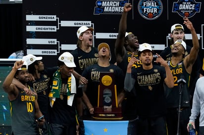 Los jugadores de Baylor celebran tras conseguir el primer título en la historia del equipo. (AP)