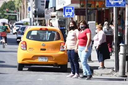 Coahuila y Durango reportan valores considerablemente por encima del promedio nacional, consecuencia de la relajación de las medidas para la prevención del COVID-19 por parte de la ciudadanía. (ARCHIVO)