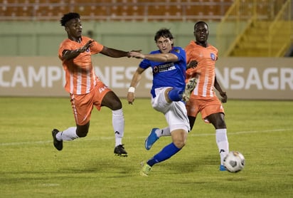 Cruz Azul no pudo anotarle al Arcahaie y terminó igualando a cero, en el partido de ida de los octavos de final de la 'Concachampions'. (EFE)