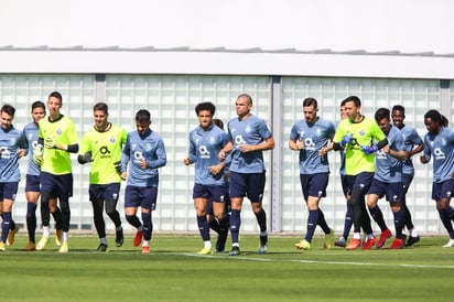 Jugadores del Porto durante el entrenamiento de ayer. (CORTESÍA PORTO)