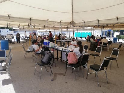 Aún permanecen en operación el ubicado en la Facultad de Medicina, en donde dada la baja respuesta de los adultos mayores de 60 años de edad, se contempla ampliar aun mas los días de atención.
(EL SIGLO DE TORREÓN)