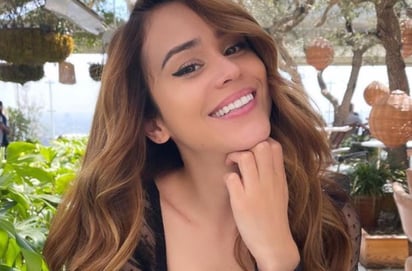 Desde una tina de baño, la 'chica del clima' mostró parte de su belleza física en redes sociales (@IAMYANETGARCIA) 