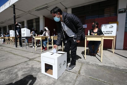 Estados Unidos se comprometió este miércoles a trabajar con quienes salgan elegidos en las elecciones presidenciales de Ecuador y Perú, que este domingo 11 de abril acuden a las urnas en medio del deterioro social y económico causado por la pandemia. (EFE)
 