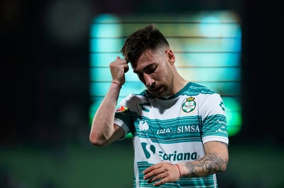 El centrocampista de Santos Laguna, Fernando Gorriarán sufrió una lesión que lo mantendrá fuera de la cancha por un tiempo, y es que debido a la ruptura del aductor largo en el lado izquierdo sufrida por el jugador uruguayo, la institución santista consultó a diferentes especialistas nacionales e internacionales.
(ARCHIVO) 