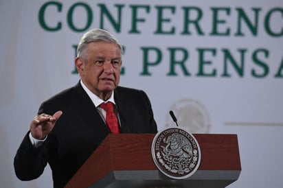 Ante el caso de los jóvenes que se disfrazaron y se hicieron pasar por adultos mayores para poder ser vacunados contra el COVID-19 en Coyoacán, el presidente Andrés Manuel López Obrador pidió a la población no desesperarse porque a todos nos van a tocar'. (Especial) 