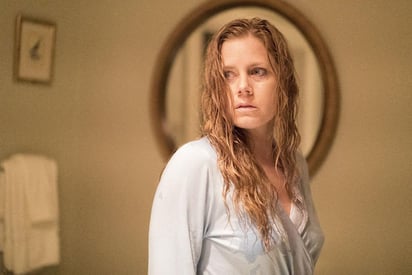 Una mujer que padece agorafobia y que desconfía de su percepción de la realidad modela la trama de The Woman in the Window, el nuevo film de suspenso psicológico de Netflix que presentó este jueves su protagonista Amy Adams.  (ESPECIAL) 