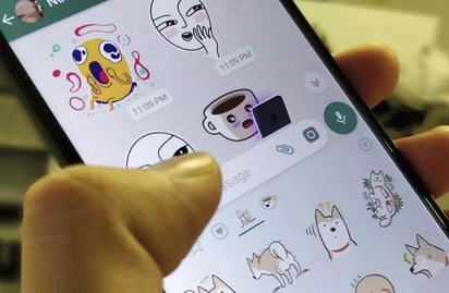 Los stickers se han convertido en una de las herramientas favoritas de los usuarios en WhatsApp para comunicarse con sus contactos (ESPECIAL) 