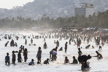 Miles de mexicanos y laguneros utilizaron las vacaciones de Semana Santa para visitar algunas de las playas del país. (ARCHIVO)