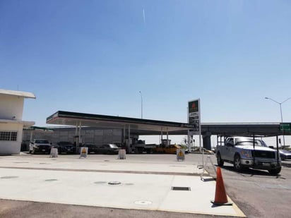 Los asaltante lograron llevarse de la estación de gasolina cerca de 330 mil pesos en efectivo, para ello amenazaron con hacer explotar las instalaciones. (EL SIGLO DE TORREÓN)