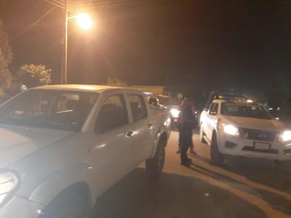 El operativo de vigilancia nocturno, abarcó sectores habitacionales como zona Centro, Boulevard Cipreses, sector Tecnológico, San Isidro, fraccionamiento San Fernando, Castilagua, Villa Jardín y colonia Cesar G. Meraz.
(EL SIGLO DE TORREÓN)