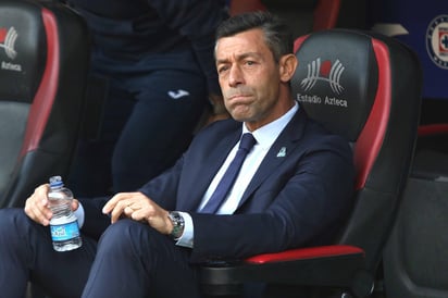 Pedro Caixinha, fue cuestionado sobre si hay interés en Chivas, o en él, para llegar al equipo que actualmente atraviesa un mal momento bajo el mando de Víctor Manuel Vucetich. (ARCHIVO)
