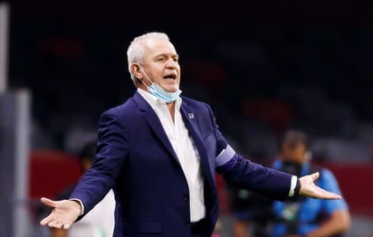 Cuando se conoció la sanción de Javier Aguirre por 'escaparse' a la boda de su hijo y romper el protocolo de la Liga MX, preocupó que podría no estar en el clásico regiomontano, a disputarse el sábado 24 de abril. (ARCHIVO)