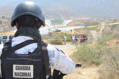 De acuerdo al reporte, la persona fue encontrada sin vida envuelta en una bolsa de color negra y una sábana blanca.