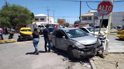  Los hechos ocurrieron cerca de las 14:10 horas sobre la avenía Fundadores y la calle de Los Sarapes. (EL SIGLO DE TORREÓN)