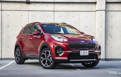 Por ello, KIA reemplazará gratuitamente dos fusibles en el compartimiento de fusibles del motor.