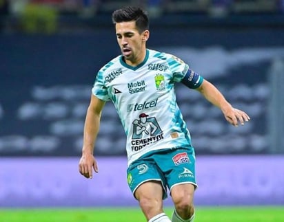 El campeón León buscar olvidar su fracaso internacional enfocándose en el torneo doméstico, donde ha tenido un repunte que le permite pensar en la Liguilla, y pese a su tropiezo en la Liga de Campeones Concacaf lucen amplios favoritos para vencer la noche de este lunes a los Bravos de Ciudad Juárez, que pese a tener nuevo técnico en la figura de Alfonso Sosa, parecen destinados al sótano general. (Especial)